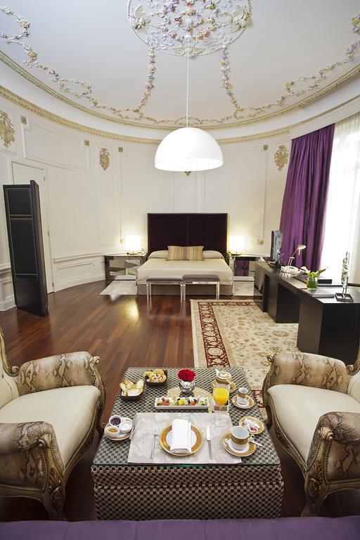 Corner Double Room
