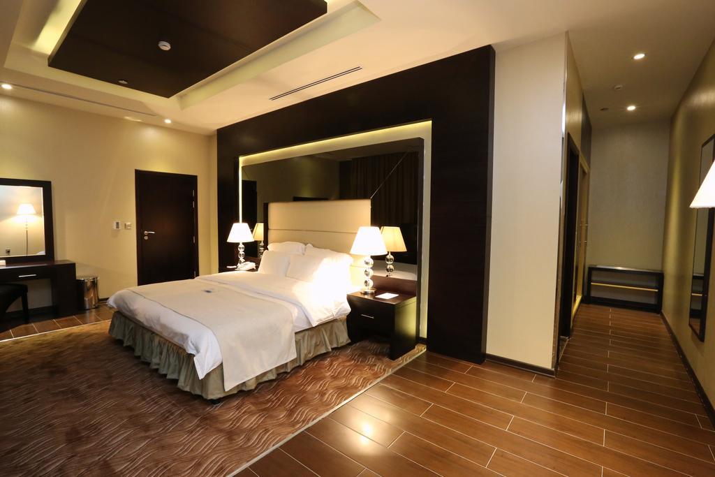Royal Suite,1277110147:JPEG
