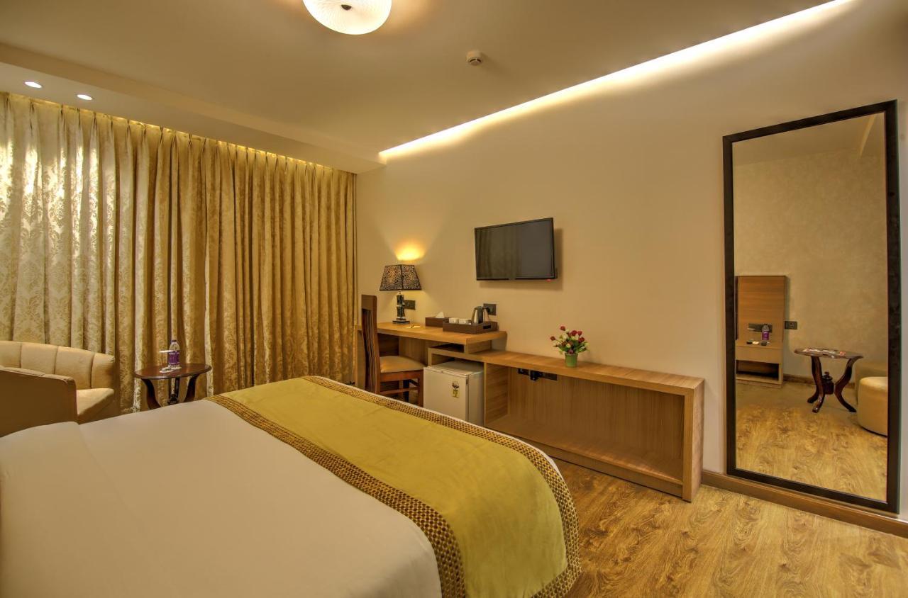 Deluxe King Room