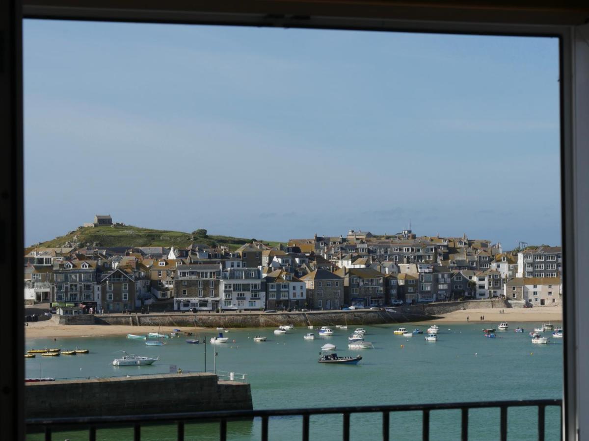 The Suite: Deluxe Super King with Harbour View and Juliet Balcony
