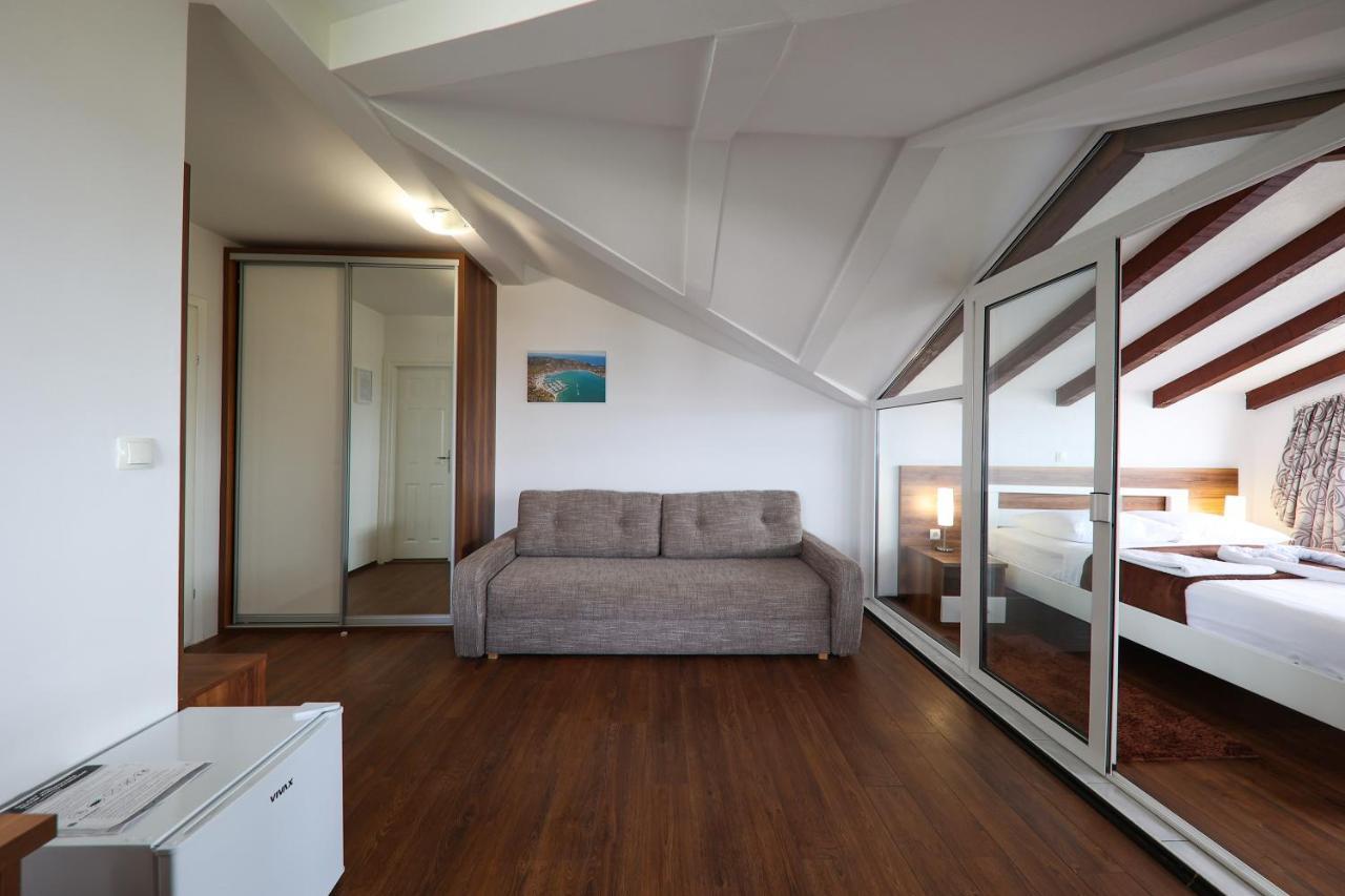 Deluxe Suite with Sea View