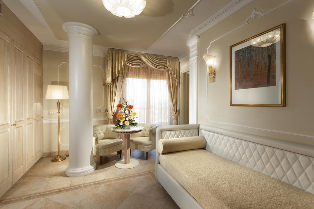Suite with Sea View