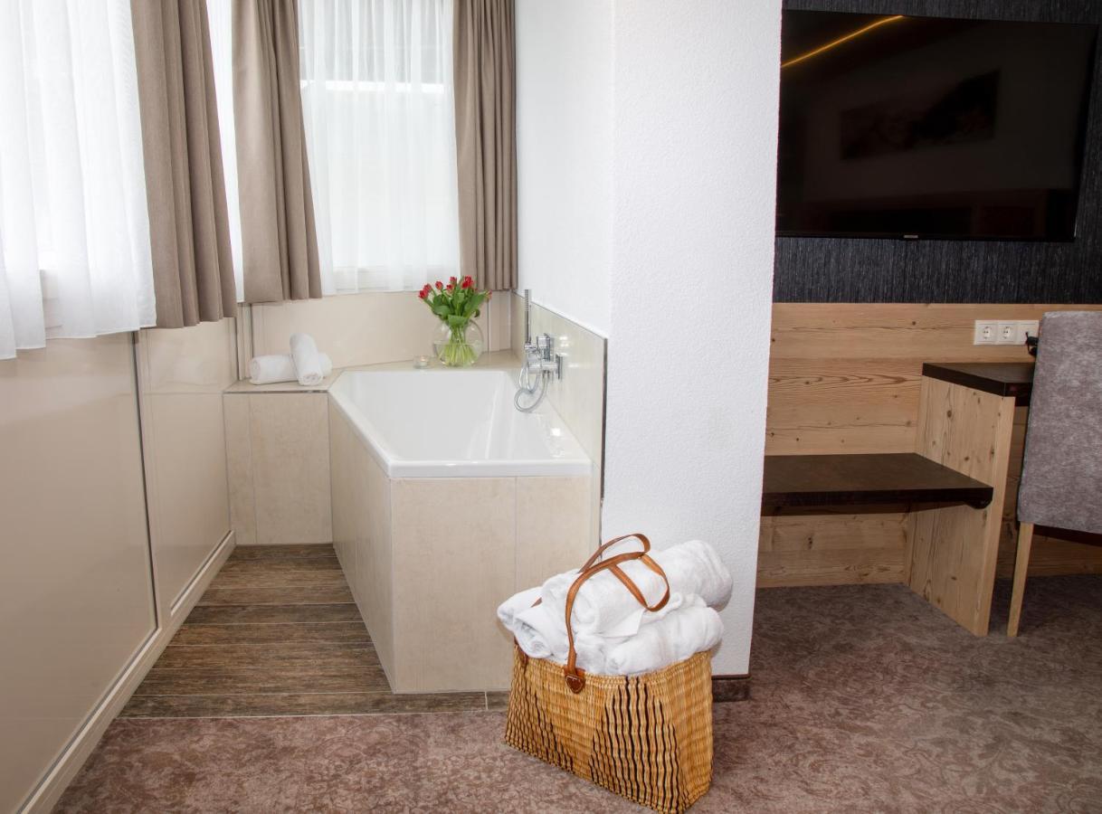 Alpine Double Room Bath