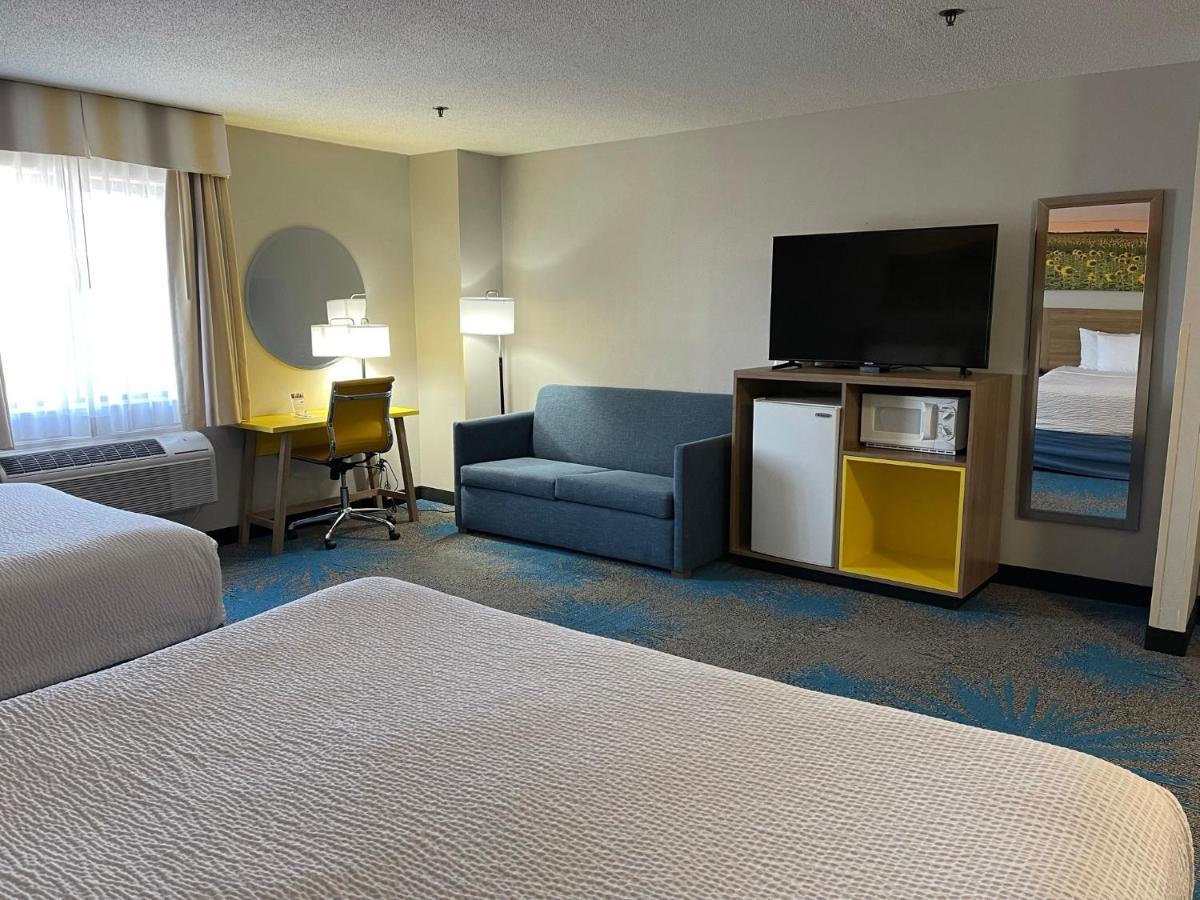 Deluxe King Suite