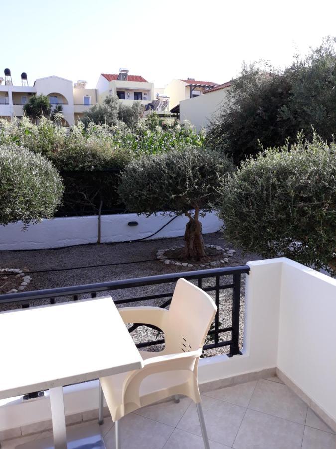 Studio with Gardens or Mountains View