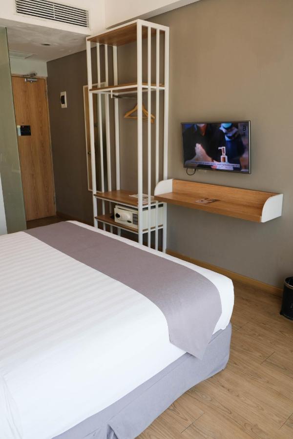 Deluxe Double Room,1123629465:JPEG