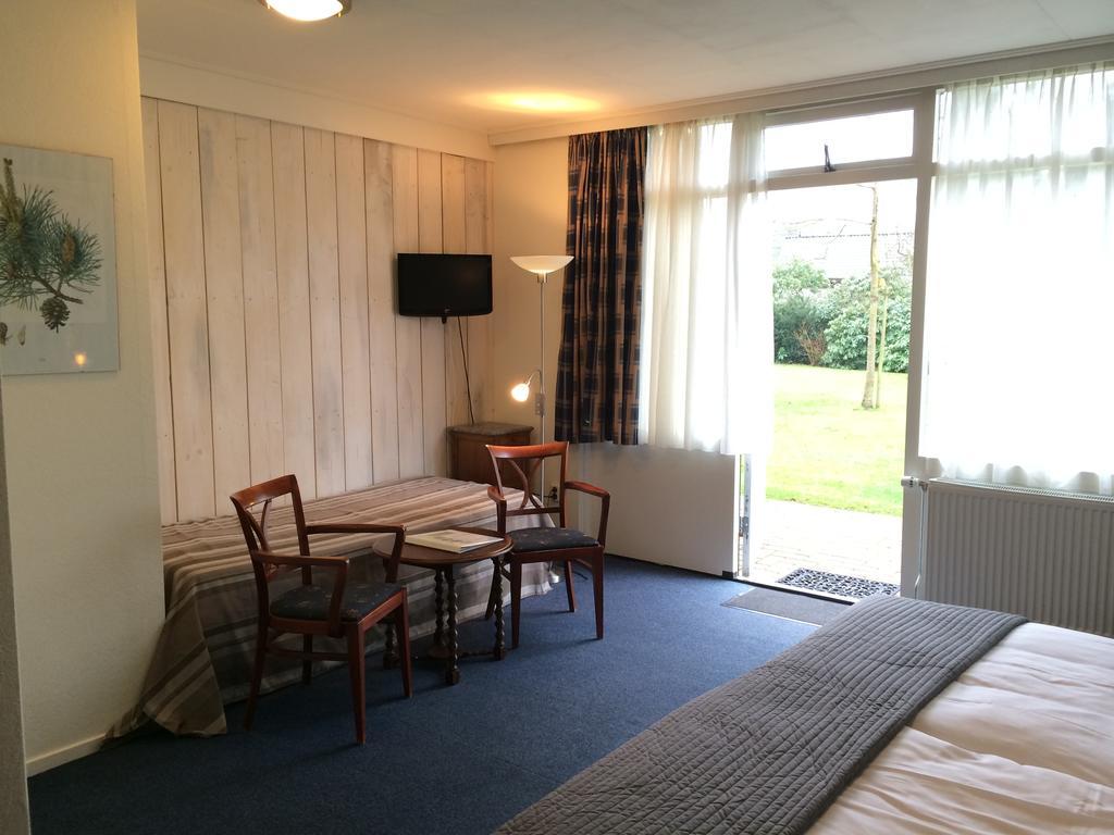 Tweepersoonskamer met 2 Aparte Bedden