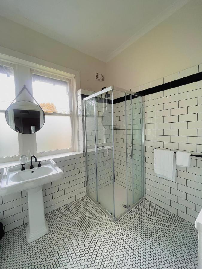 Standard Queen Room with Ensuite Bathroom