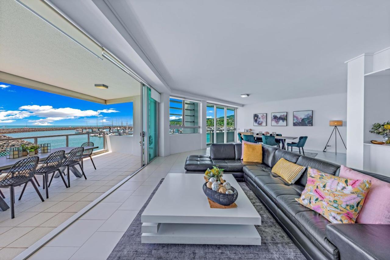 2 Bedroom 2 Bathroom Superior Waterfront Apartment