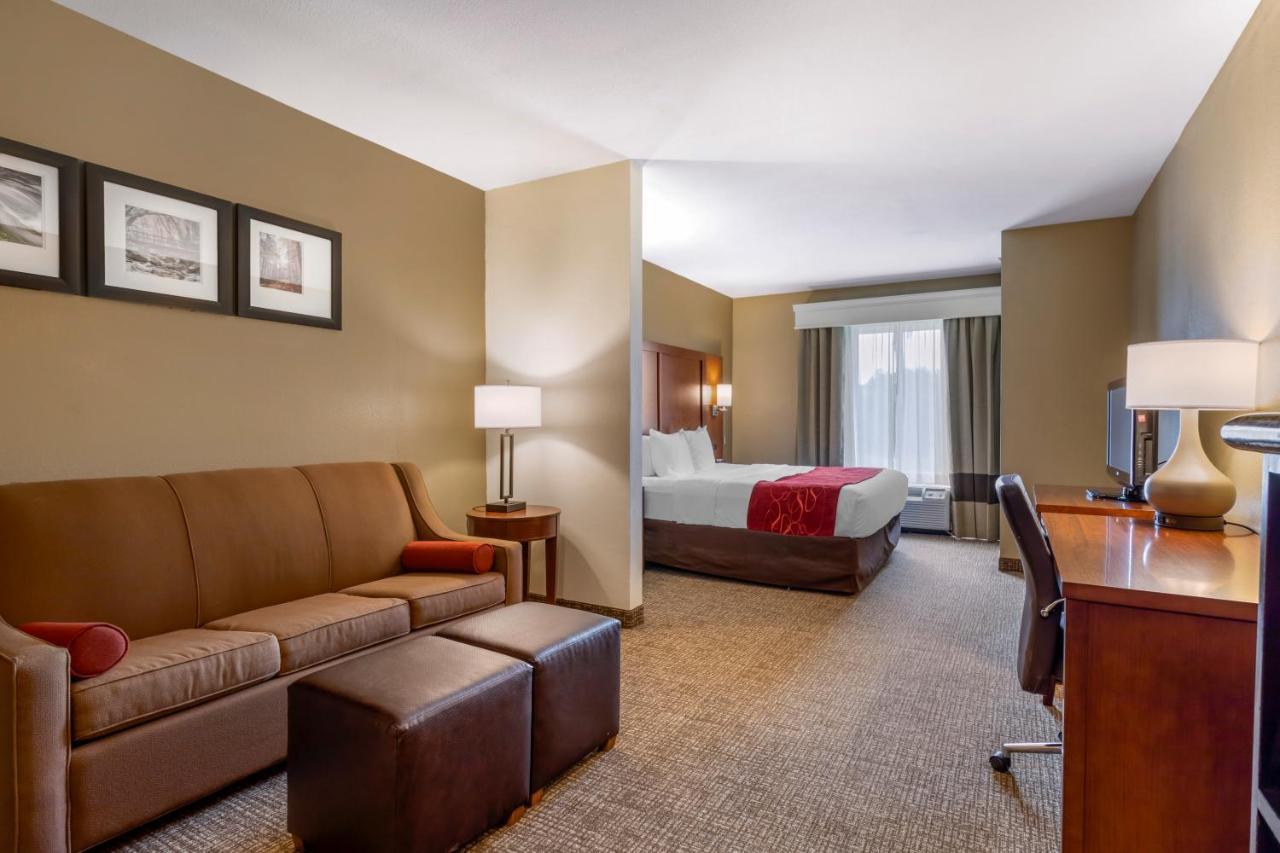 King Suite - Accessible/Non-Smoking