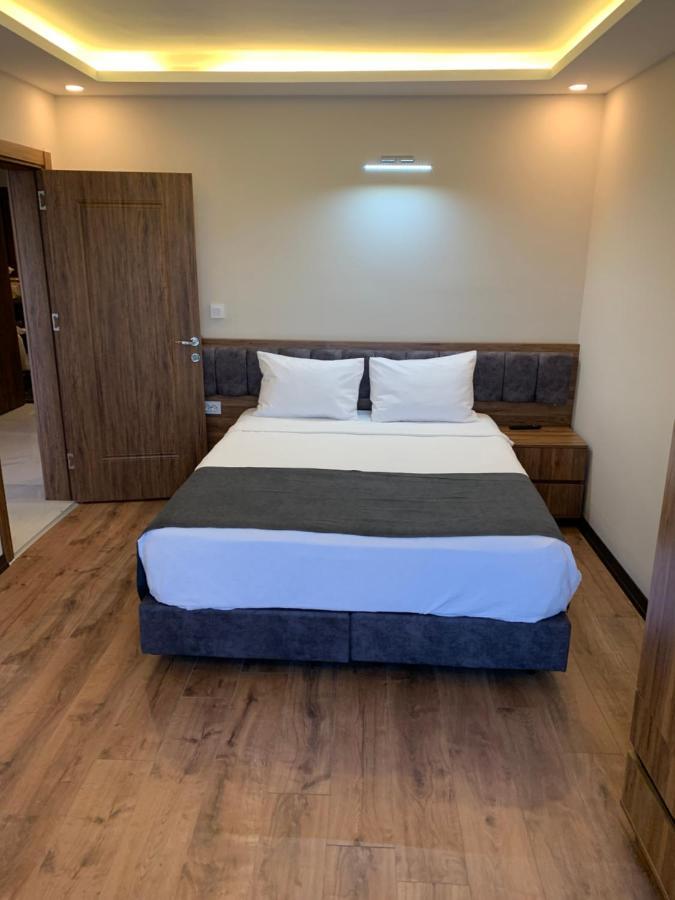 Deluxe Tek Yatak Odalı Süit