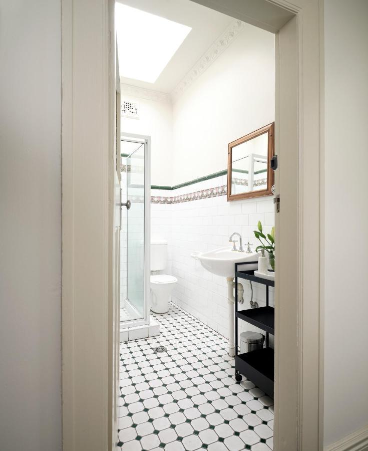 Chambre Lits Jumeaux avec Salle de Bains Commune