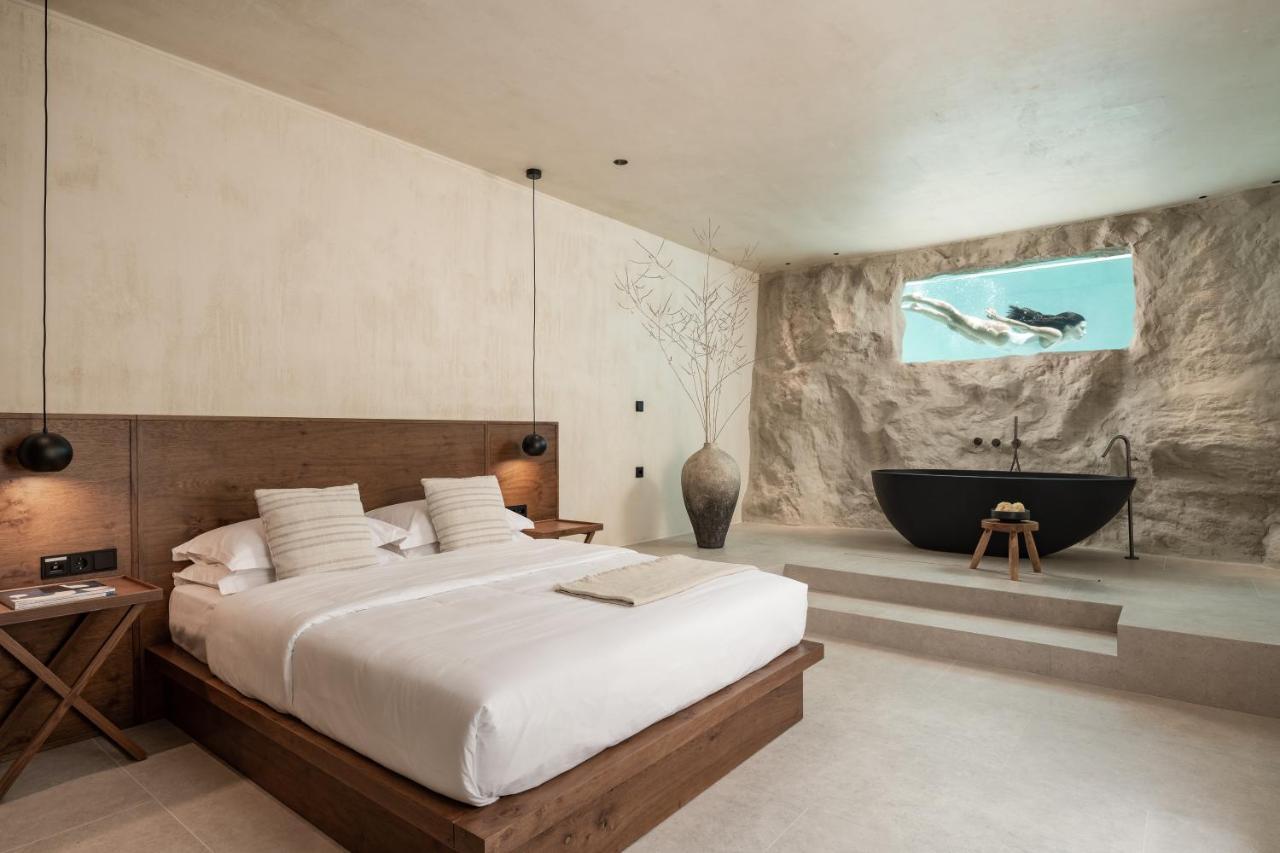 Signature Suite with Private Pool