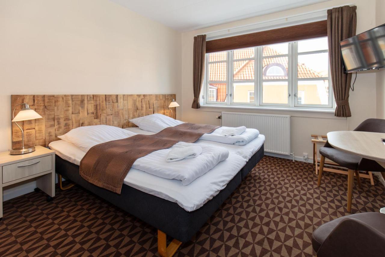 Standard Double Room,1128907005:JPEG