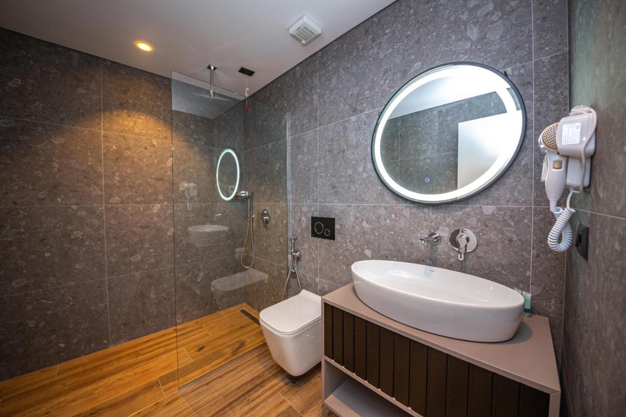 Superior Double Room with Balcony and Side Sea View