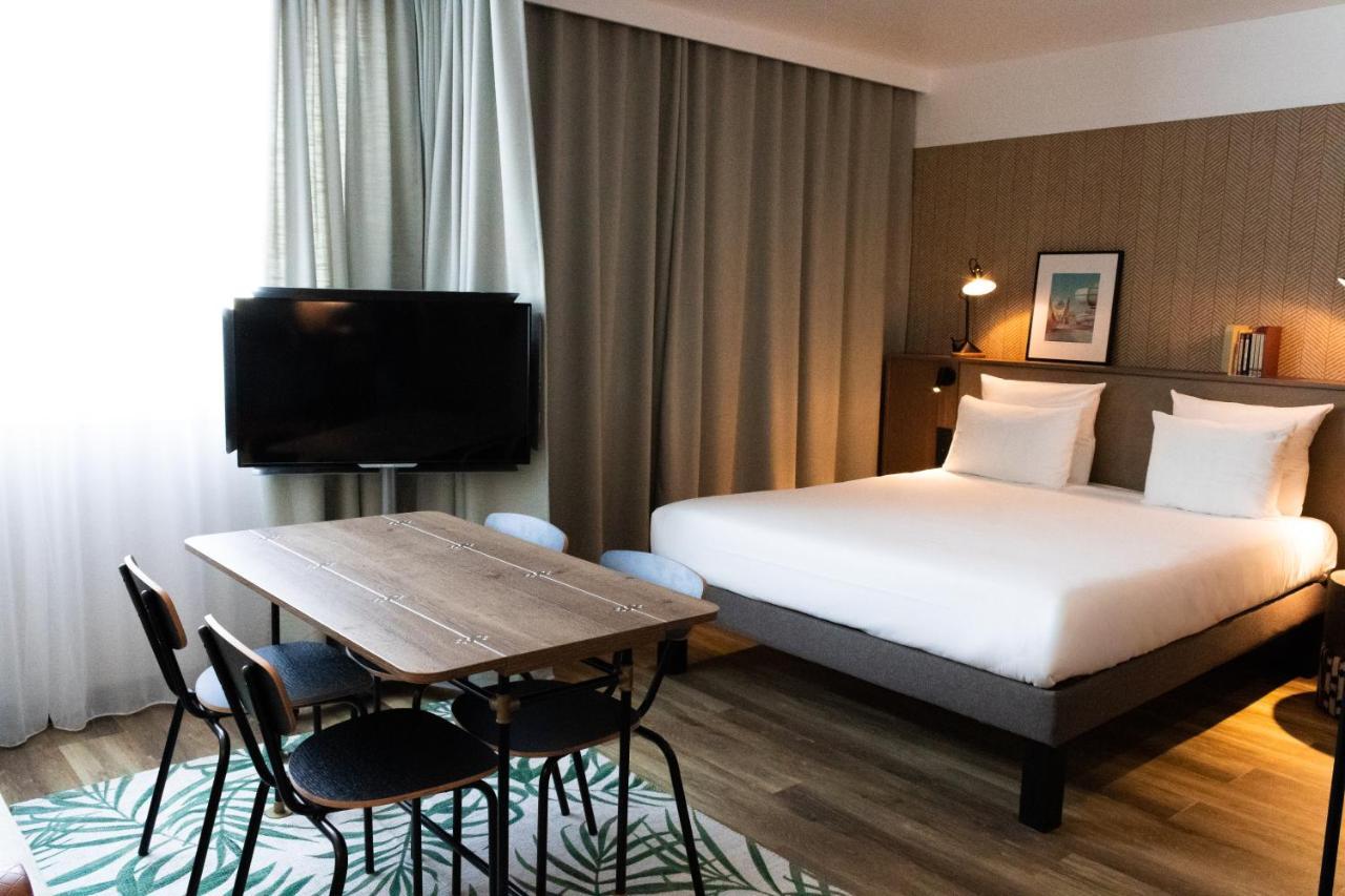 Suite Superior con cama doble y sofá cama doble