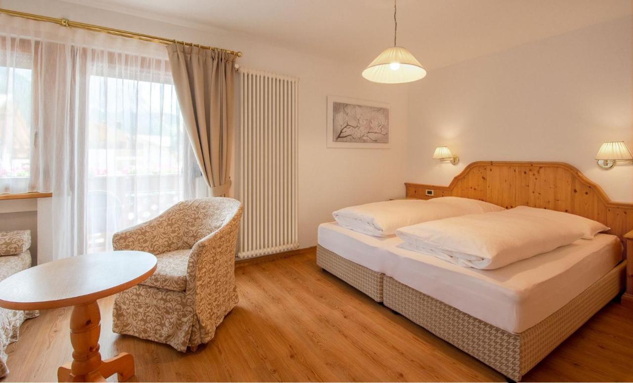 Large Double or Twin Room,1129135602:JPEG