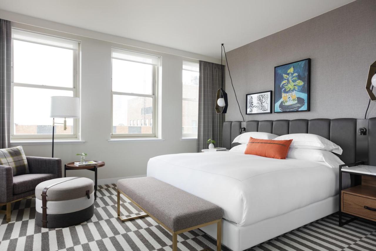 One-Bedroom King Suite City View High Floor