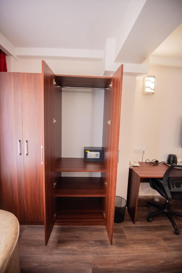 Deluxe Suite