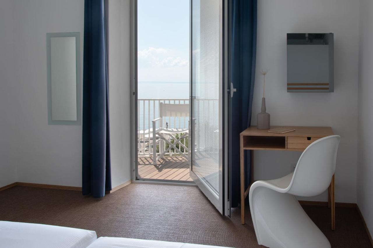Deluxe Suite with Sea View