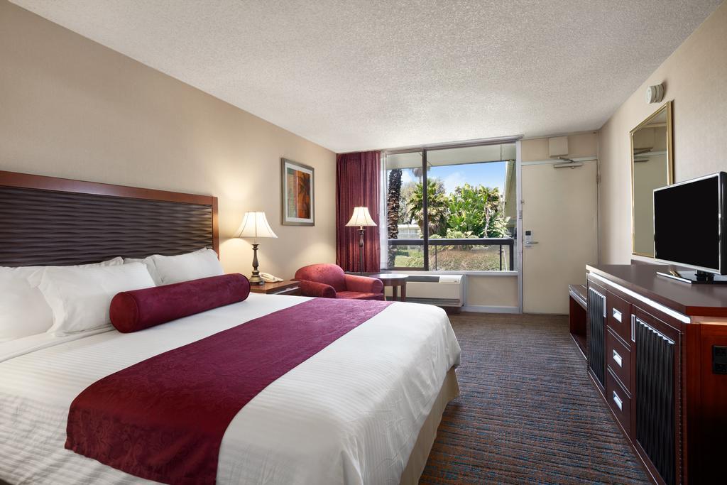 King Room - Mobility Access/Non-Smoking