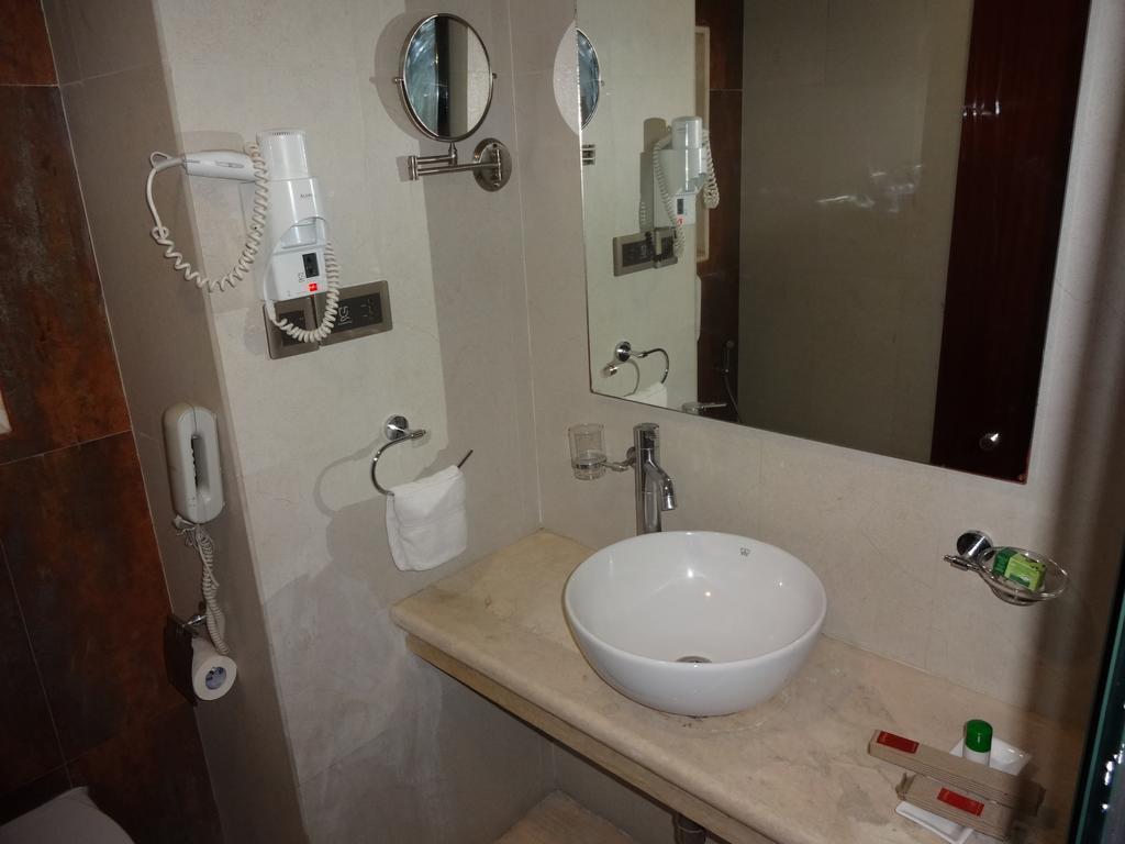 Club  Double or Twin Room with City View