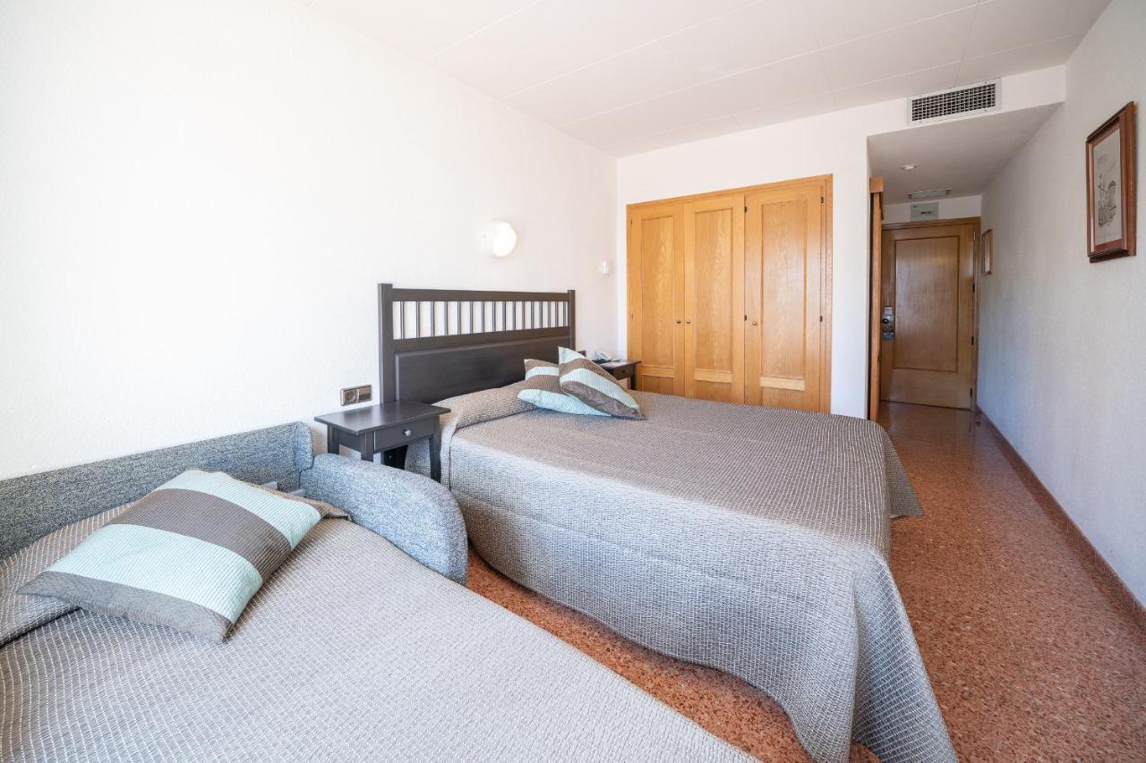 Triple Room,1683803836:JPEG