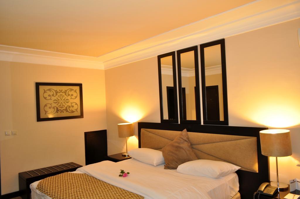 Single Room Airport Transfer,112850694:JPEG