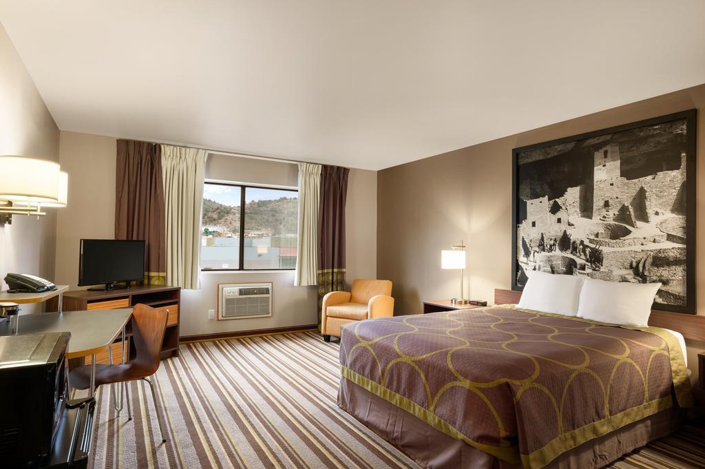 Queen Room - Mobility Access/Non-Smoking