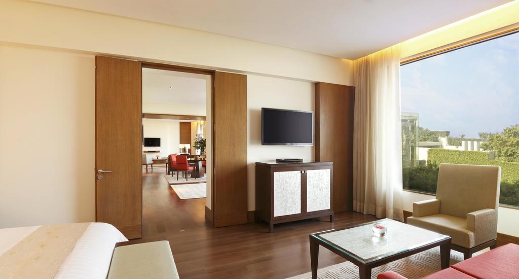 Luxury Suite With Two Way Airport Transfers