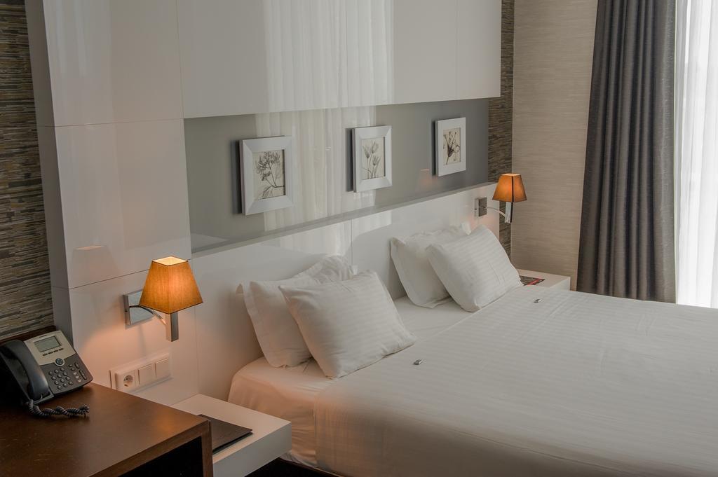 Large Penthouse Suite with Terrace and City View,112935498:JPEG