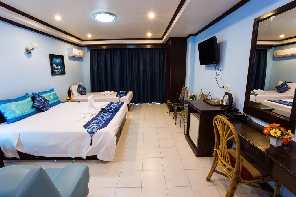 Deluxe Family Room with Balcony