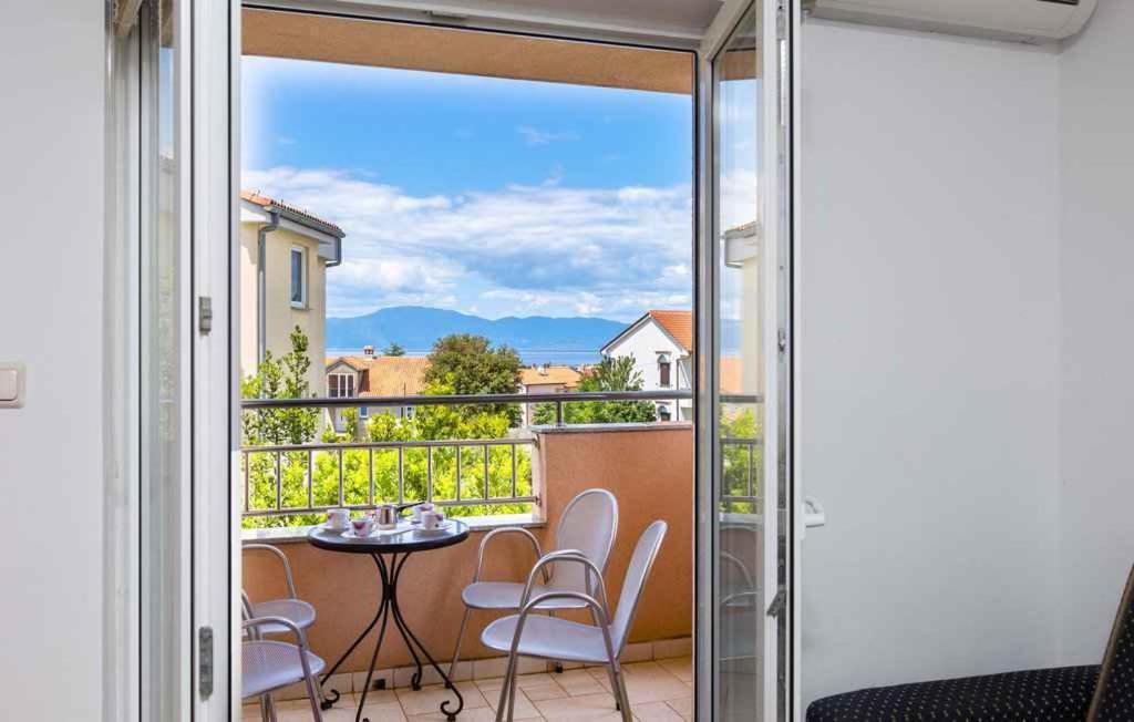 Luxury King Suite with Spa Bath and Balcony