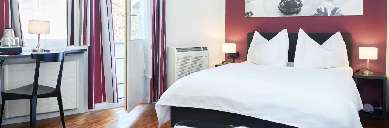 Small Double Room with Balcony,1129075629:JPEG