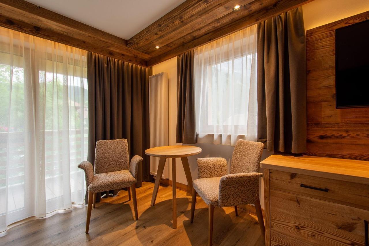 Deluxe Doppel-/Zweibettzimmer mit Balkon