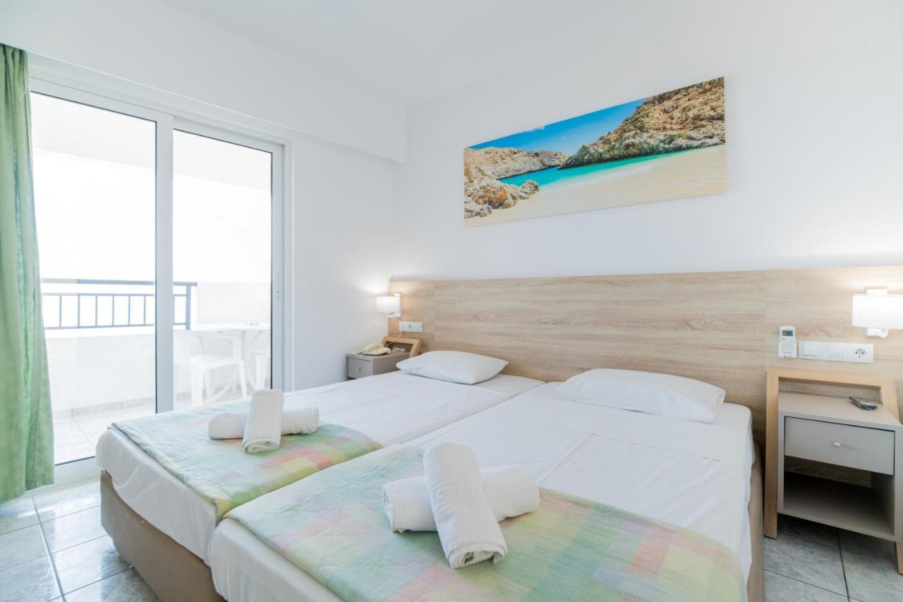 Standaard Tweepersoonskamer met 1 of 2 Bedden en Uitzicht op Zee