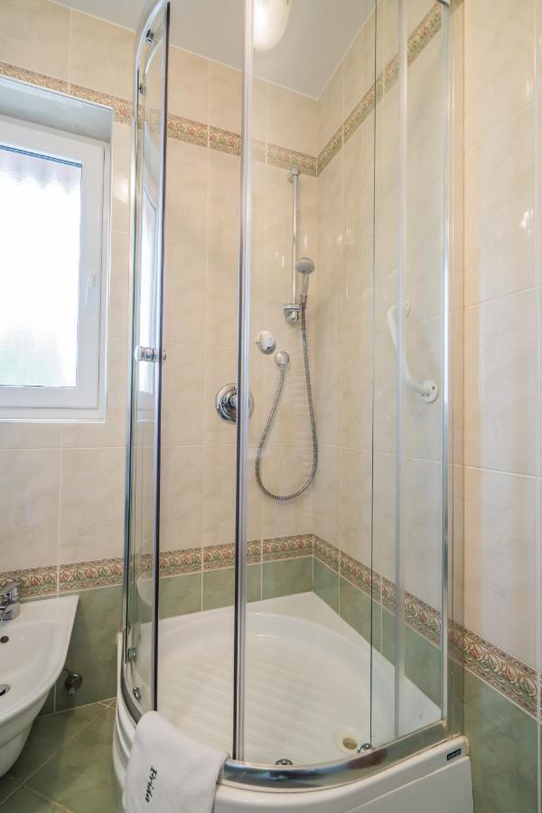 Apartment mit Balkon