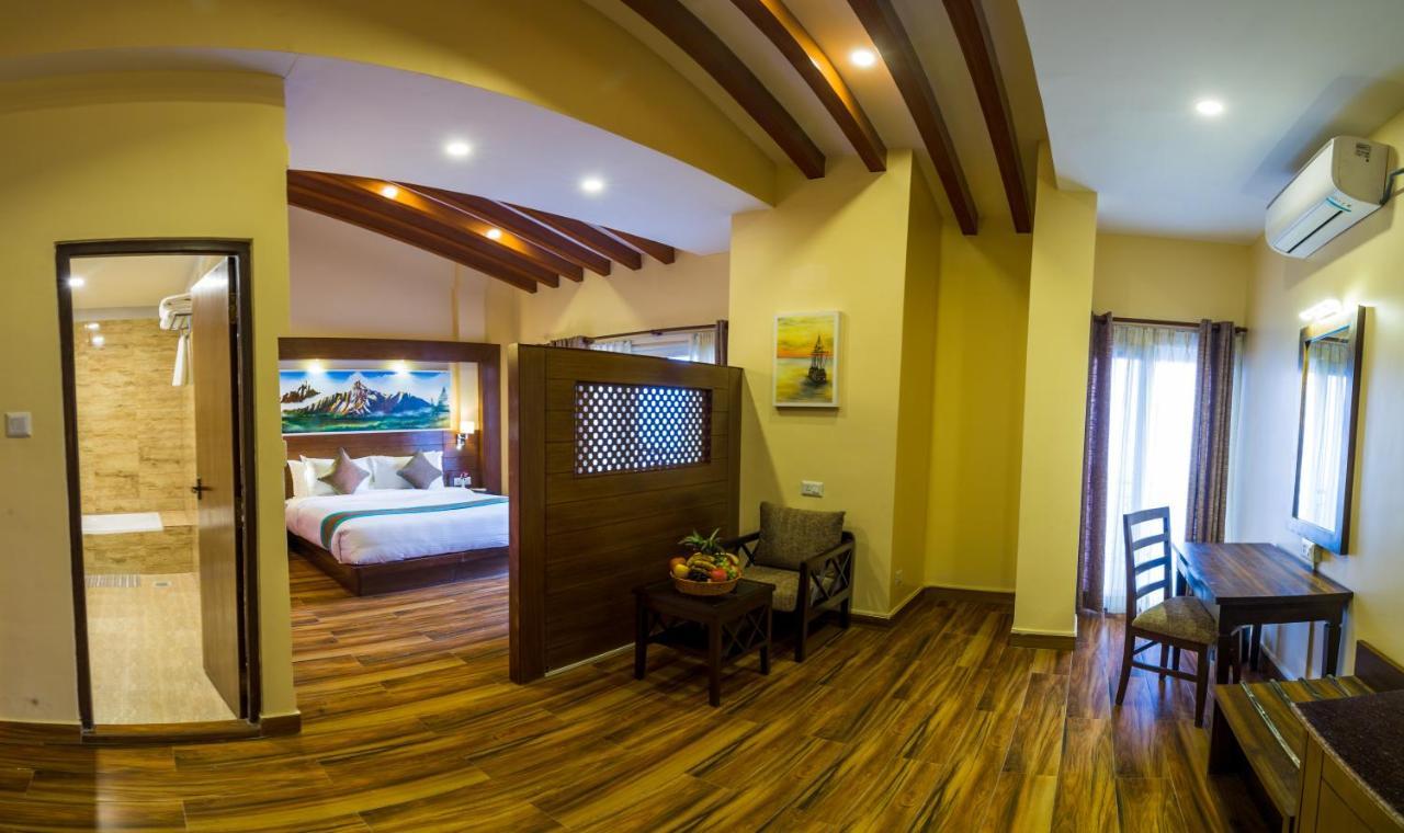 Suite with Mountain View