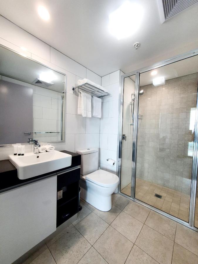 Twin One-Bedroom Apartment