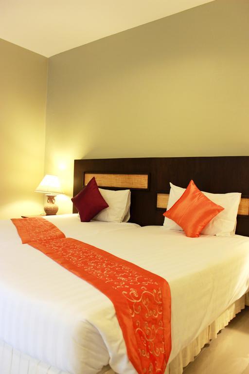 One-Bedroom Suite with Balcony