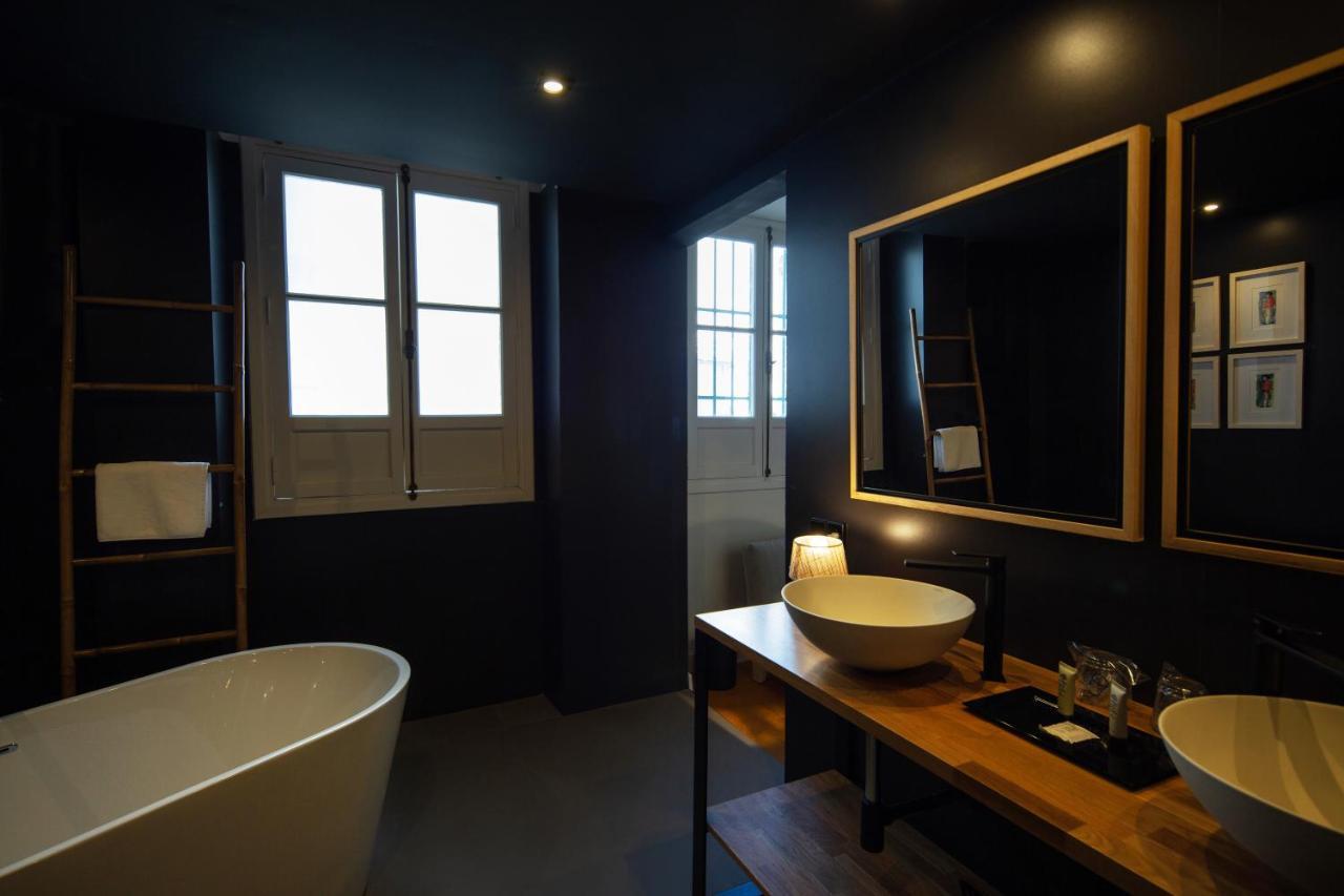 Deluxe Double Room Bath