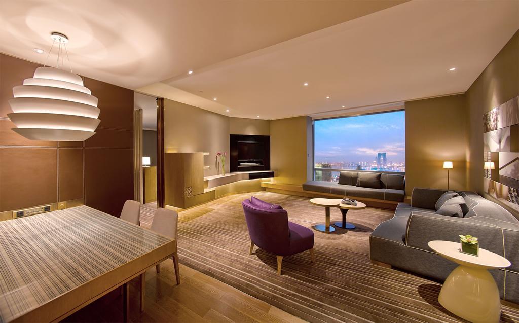 Diplomat Suite