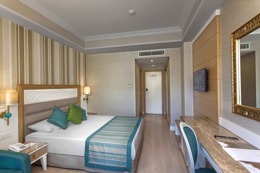 Standard Double or Twin Room,113106102:JPEG