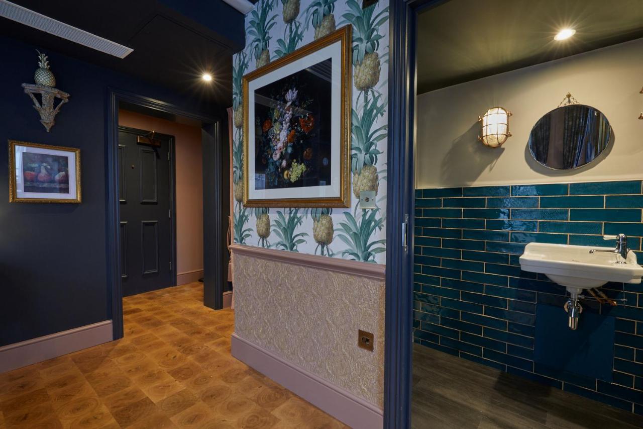 King Room Four Poster