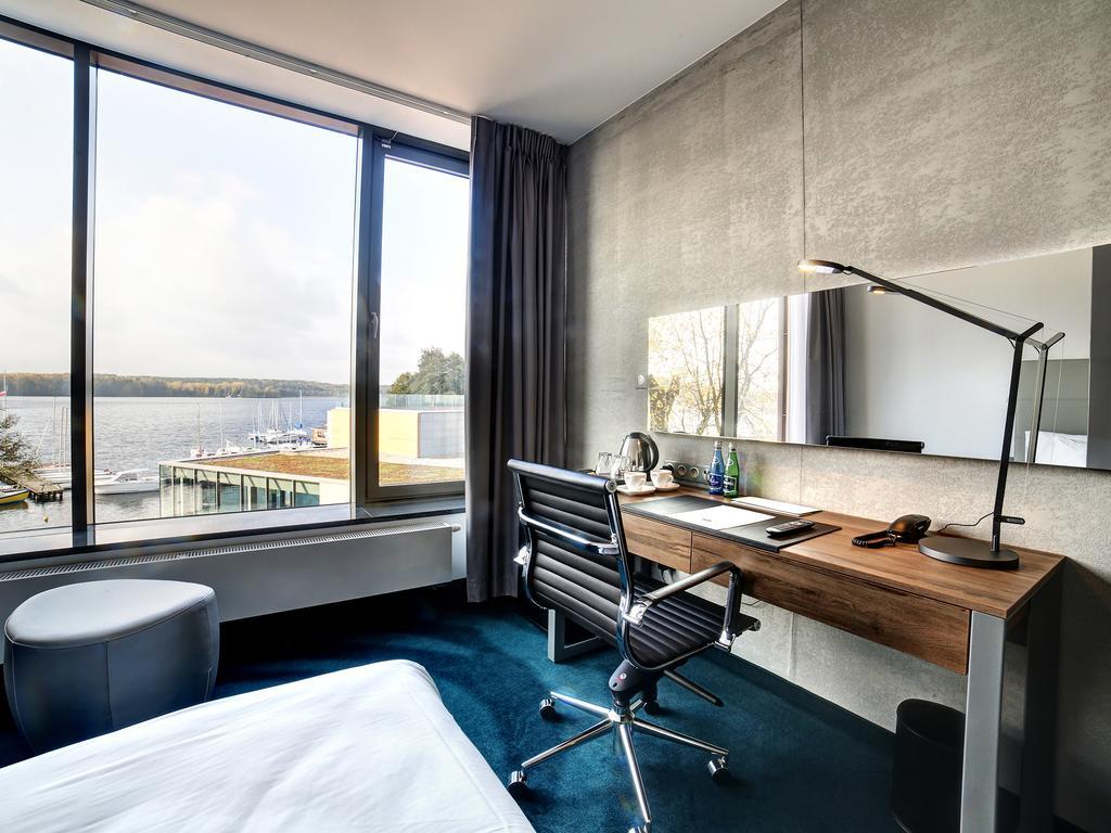 Double or Twin Room with Lake View