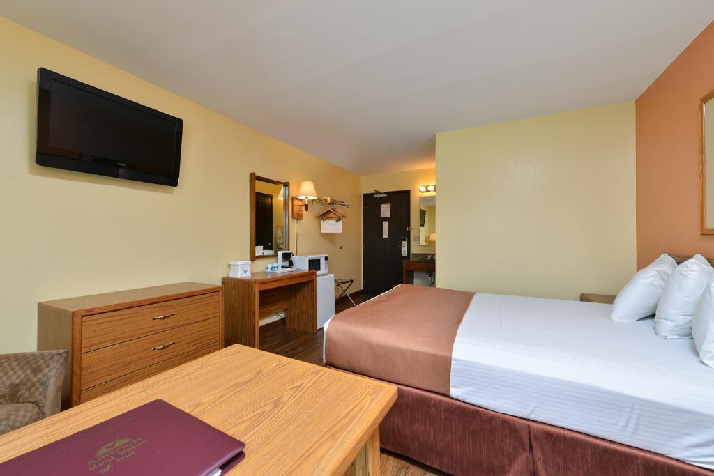 Queen Room - Mobility Access/Non-Smoking