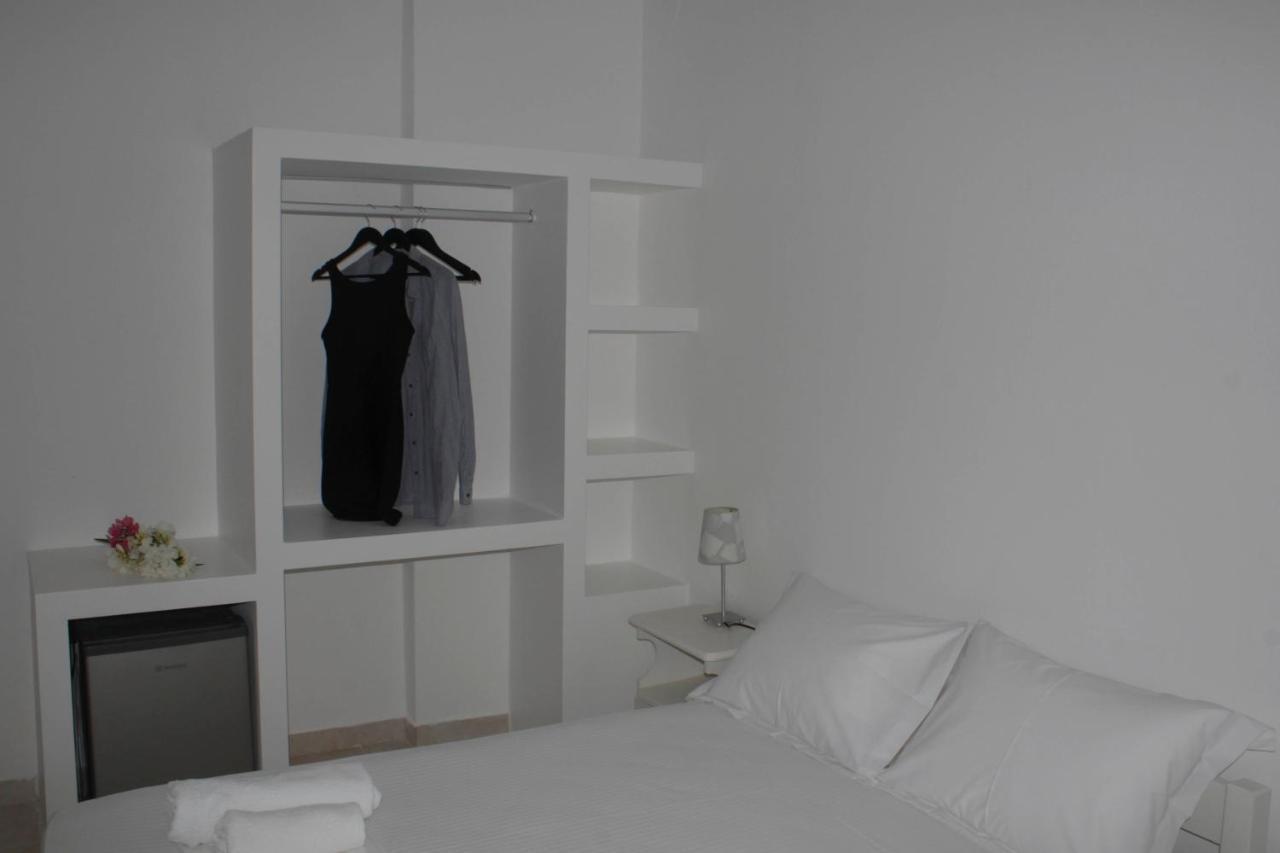 Chambre Double - Vue Latérale sur Mer