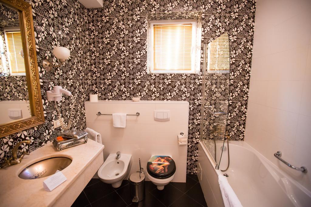 Junior Suite,974713831:JPEG