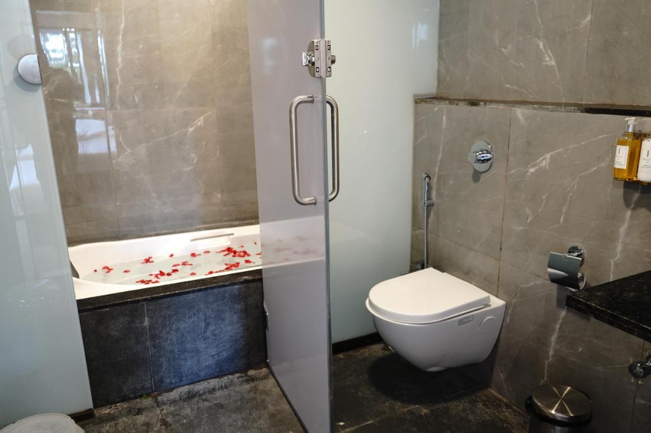 Premium Suite with Valley View