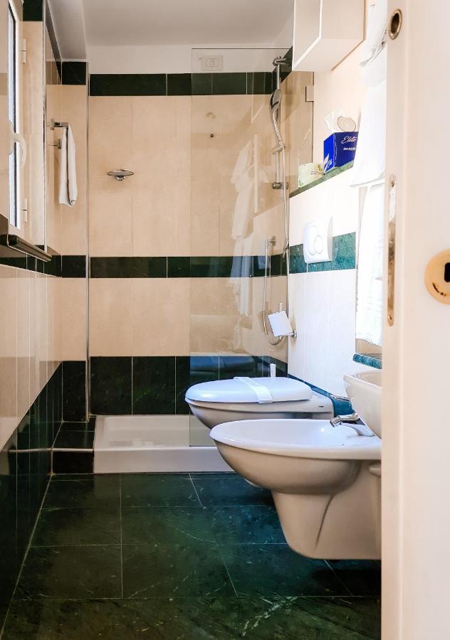 Habitación Doble Deluxe con ducha